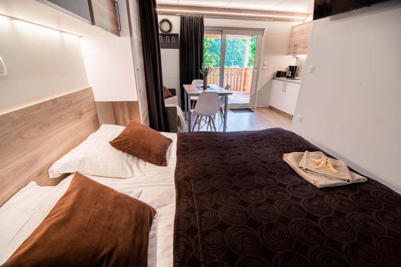 Premium Mobile Tree House With Thermal Riviera Tickets Catez ob Savi Eksteriør billede